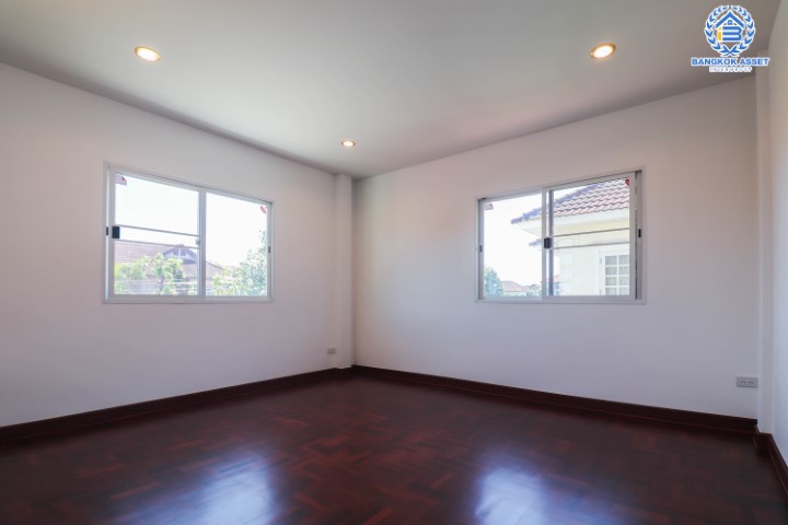 *****บ้านเดี่ยวมือสอง เมืองนนทบุรี ม.มณียา รัตนาธิเบศร์-ท่าอิฐ เนื้อที่กว้างขวางกว่า 81.30 ตร.ว. ฟังก์ชัน 4 ห้องนอน 2 ห้องน้ำ ที่จอดรถ 2 คัน รีโนเวทใหม่ พร้อมเข้าอยู่ พื้นที่ใช้สอยกว้างขวาง ตอบโจทย์ทุกการอยู่อาศัย บนทำเลแห่งการเดินทาง ใกล้รถไฟฟ้าสายสีม่วง "บางรักน้อยท่าอิฐ" และจุดขึ้นทางด่วน "งามวงศ์วาน" จองเลย!